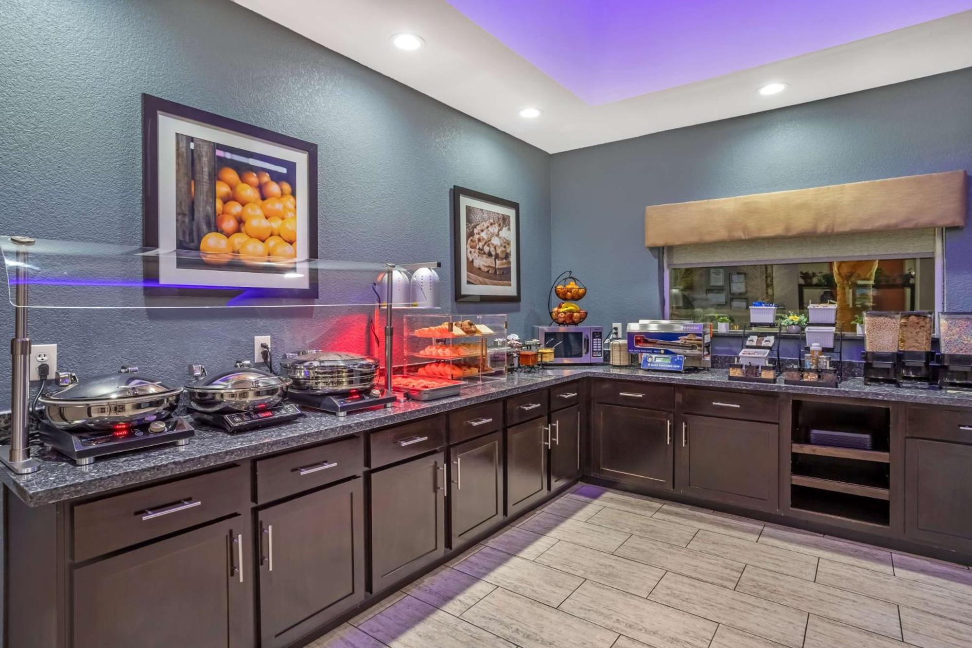 Best Western Plus Lake Jackson Inn & Suites Bagian luar foto