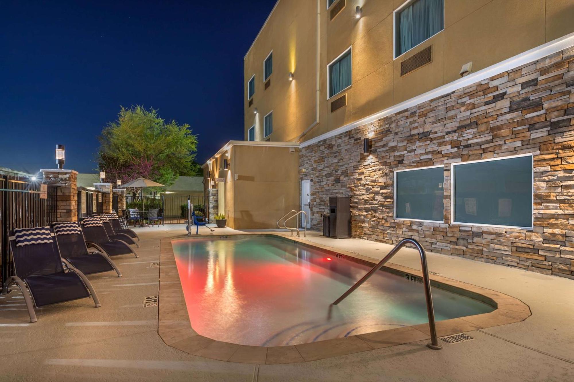 Best Western Plus Lake Jackson Inn & Suites Bagian luar foto