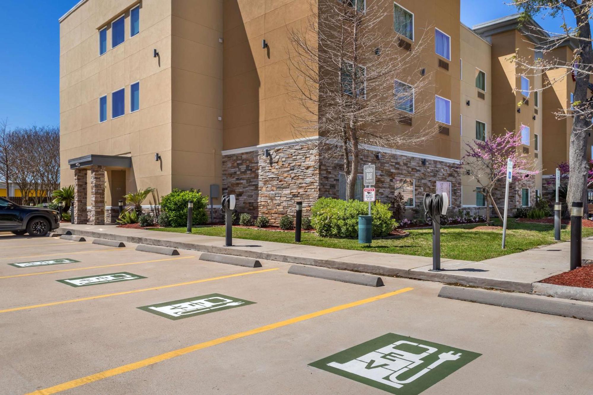 Best Western Plus Lake Jackson Inn & Suites Bagian luar foto