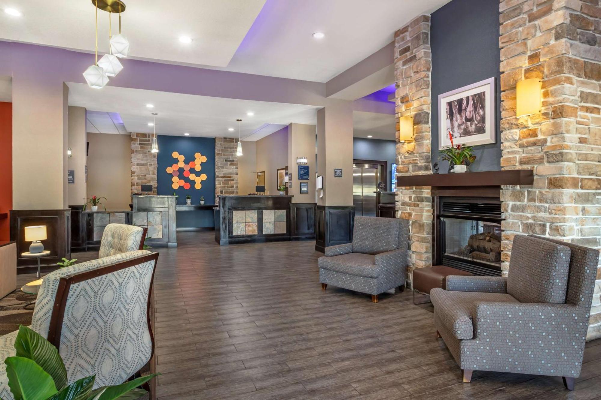 Best Western Plus Lake Jackson Inn & Suites Bagian luar foto