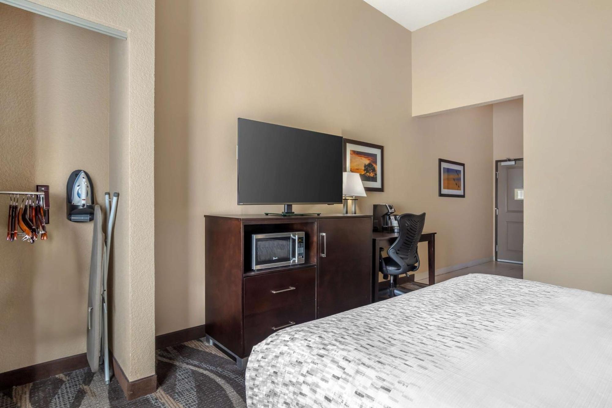 Best Western Plus Lake Jackson Inn & Suites Bagian luar foto