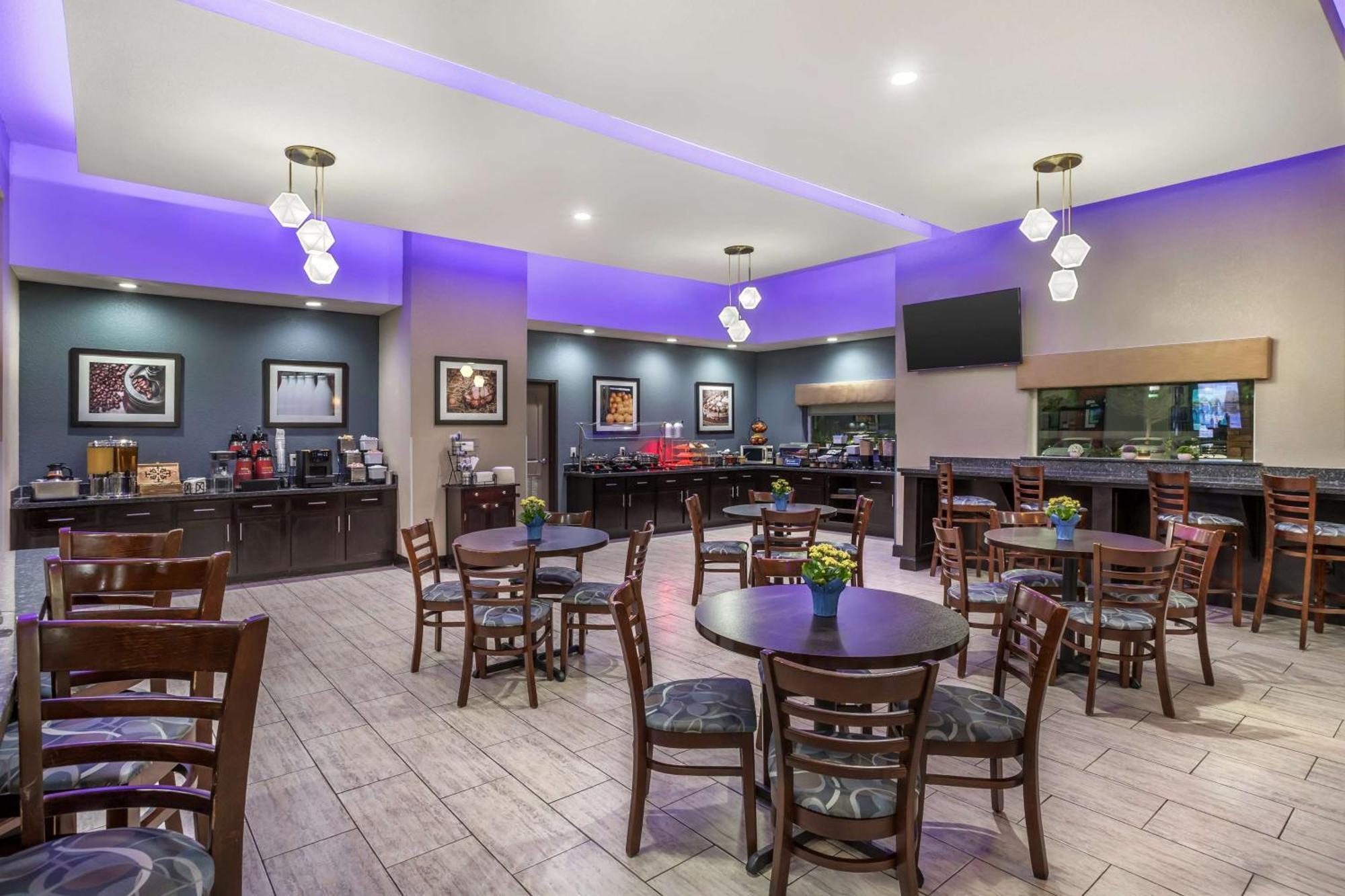 Best Western Plus Lake Jackson Inn & Suites Bagian luar foto